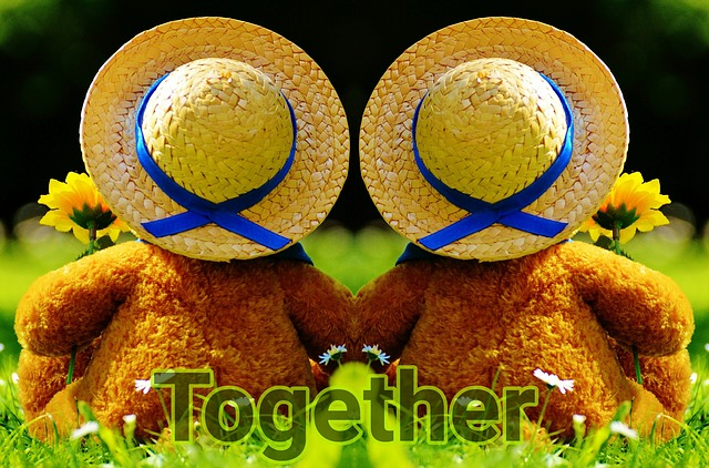 Connection Precedes Communication Connection Precedes Communication